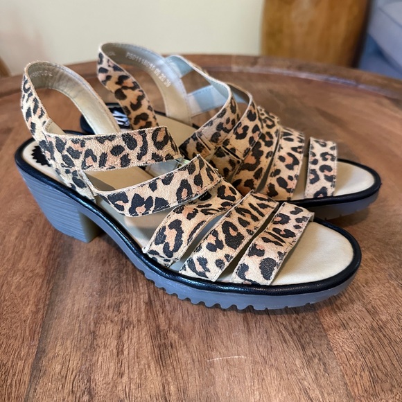 Fly London Shoes - NWT Fly London Womens Leopard Sandals Open Toe Chunky Sole Tan Black Sz 9 EU 39